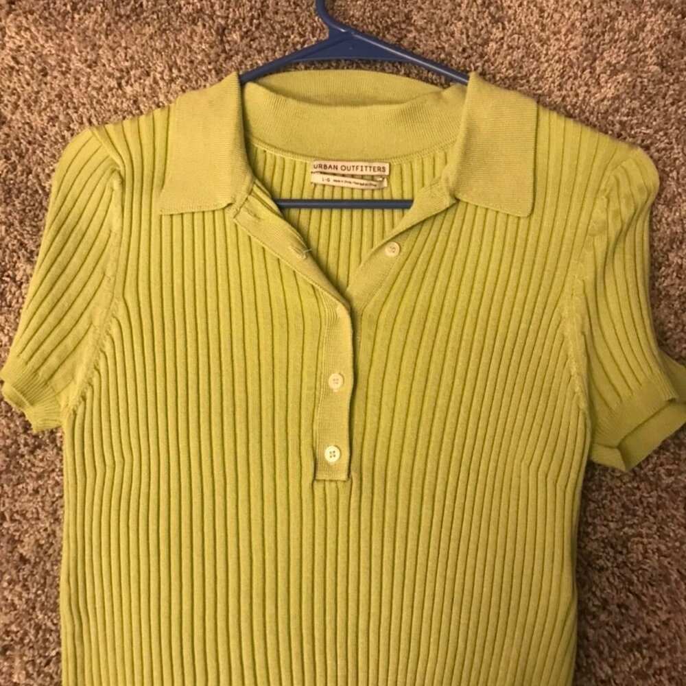 Urban Outfitters Women's Green Crop-top